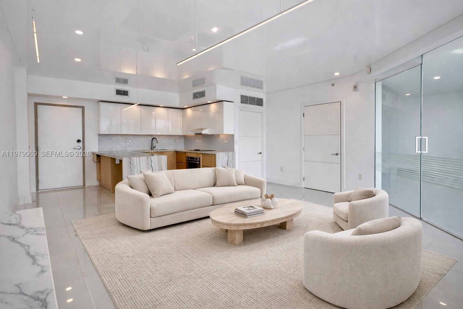 2155 Washington Ct #606 Miami Beach, FL 33139