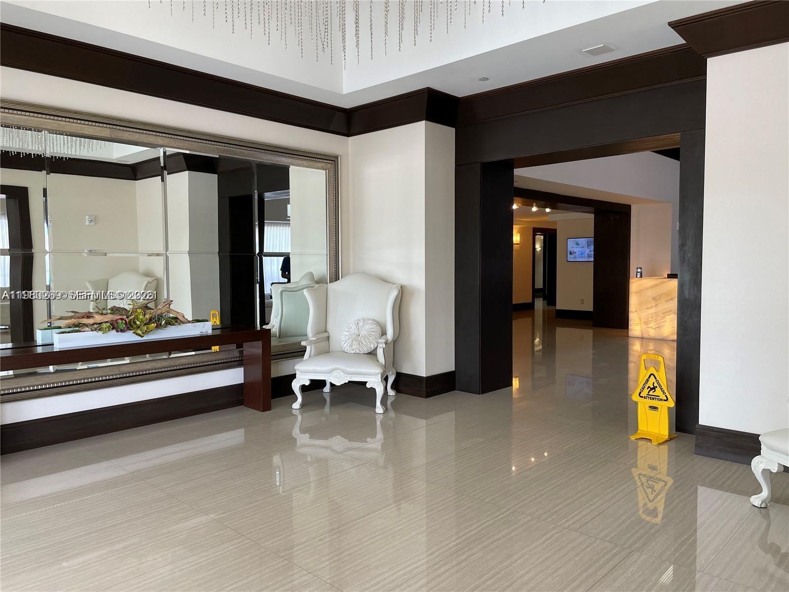 16485 Collins Ave #538