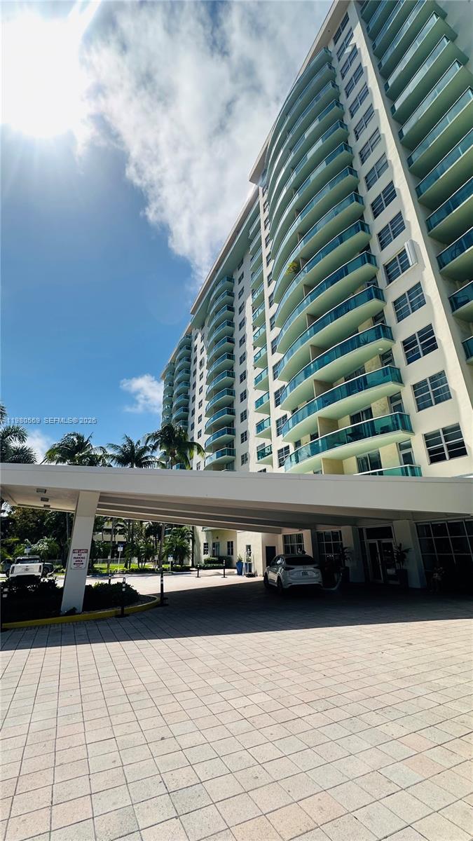 19390 Collins Ave #424 Sunny Isles Beach, FL 33160