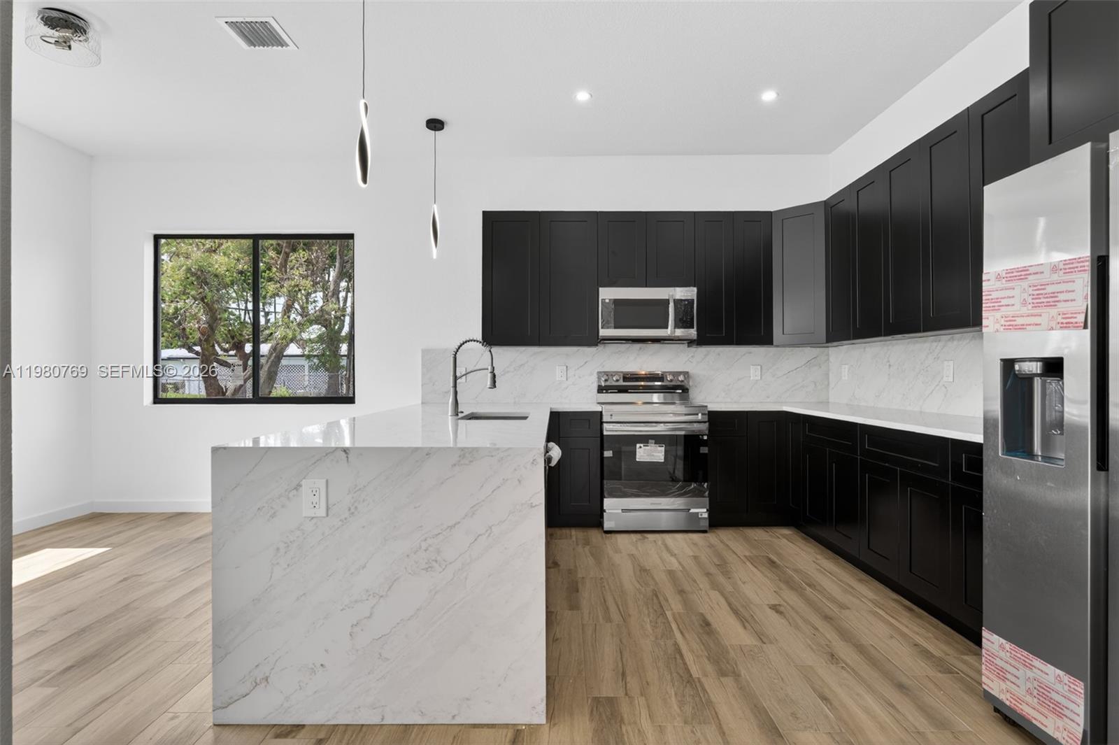 3040 NW 24th St Fort Lauderdale, FL 33311