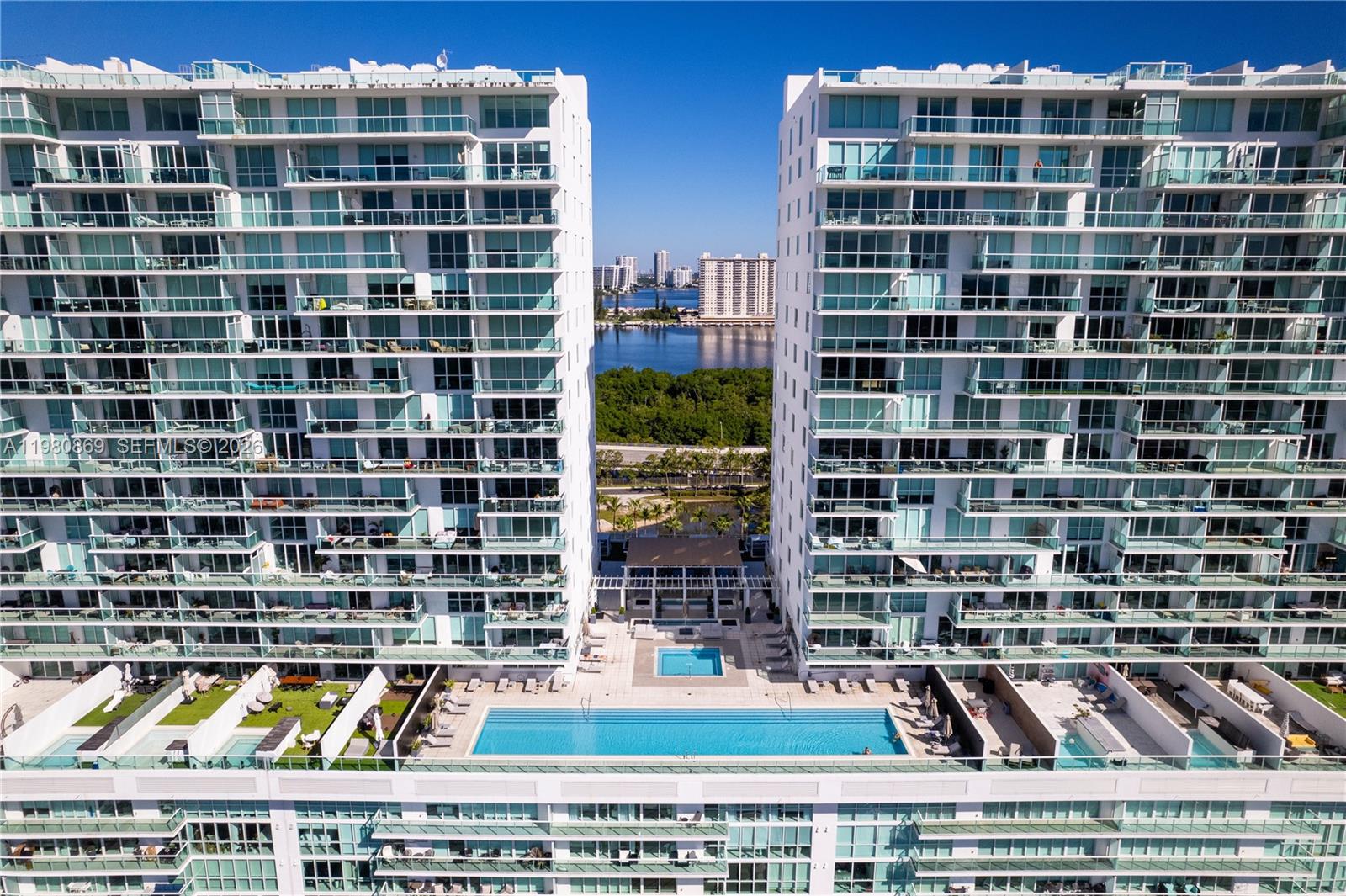 image 400 Sunny Isles34