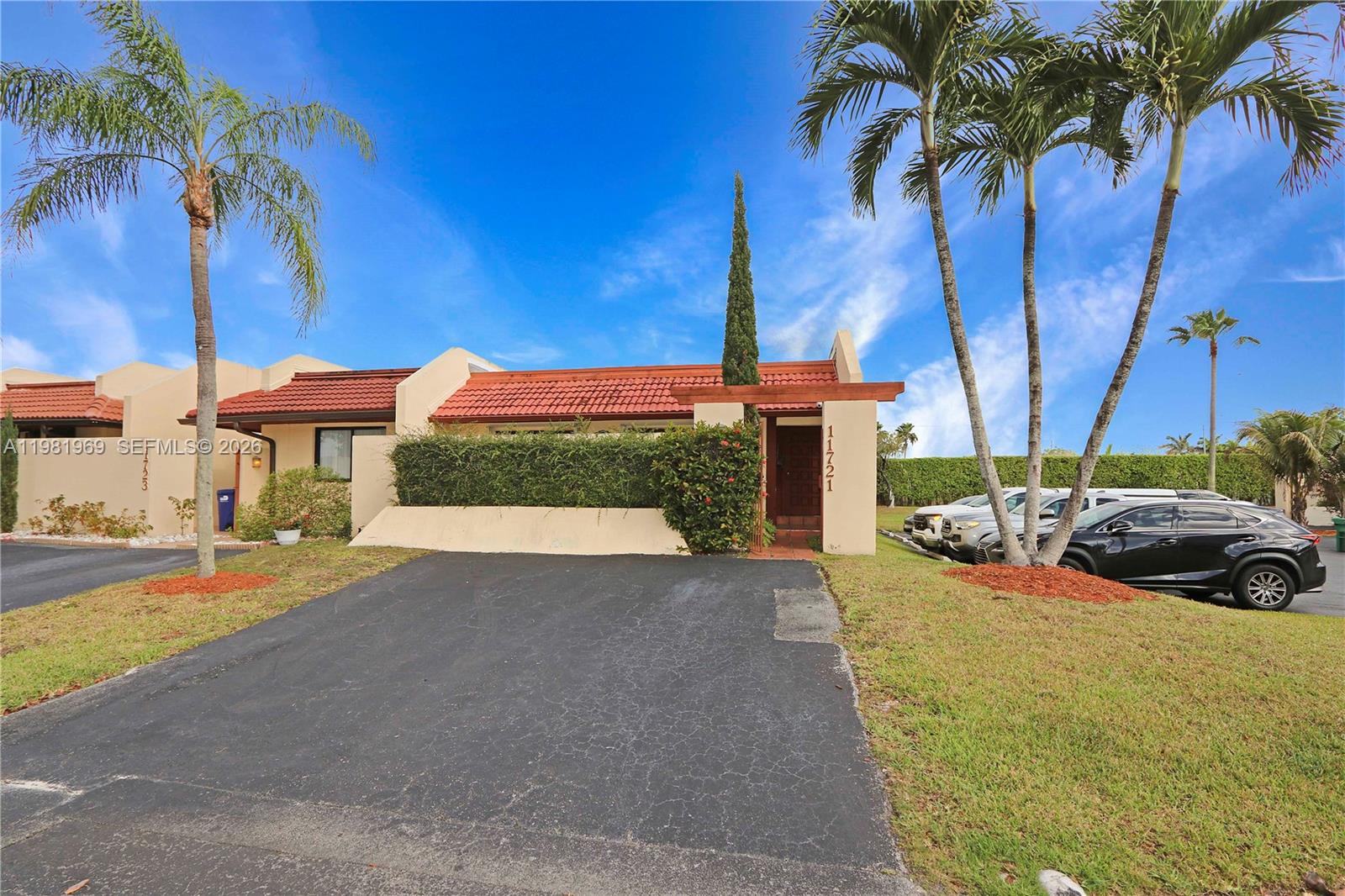 11721 SW 112th Ter Miami, FL 33186