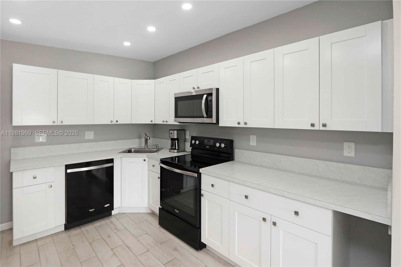 11721 SW 112th Ter Miami, FL 33186