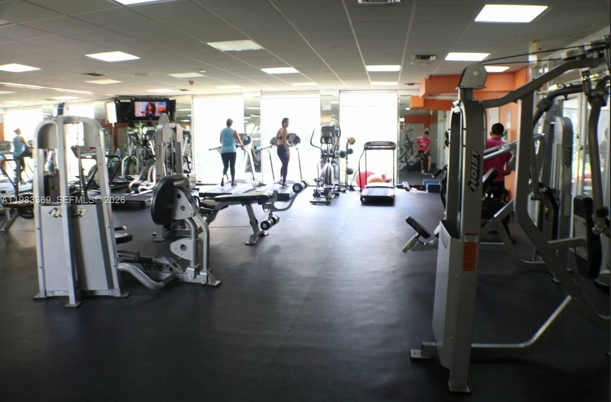 9351 Fontainebleau Blvd #B415 Miami, FL 33172