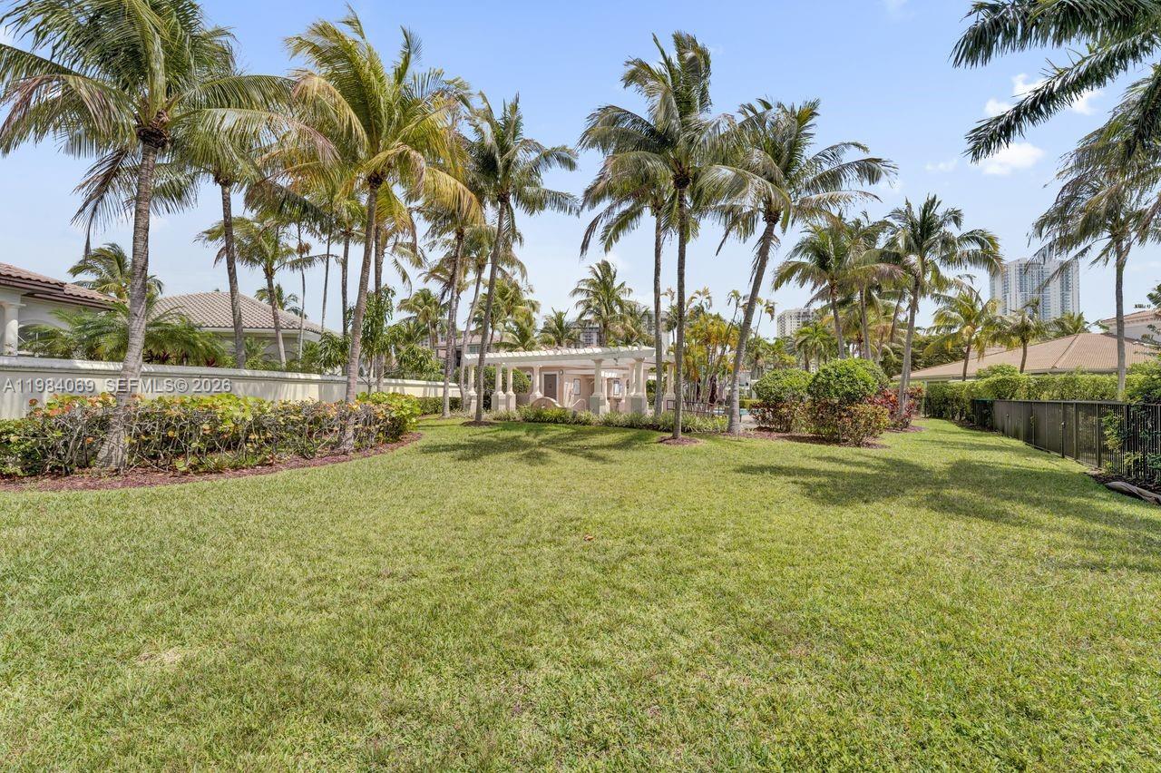 899 Spinnaker Dr W Hollywood, FL 33019