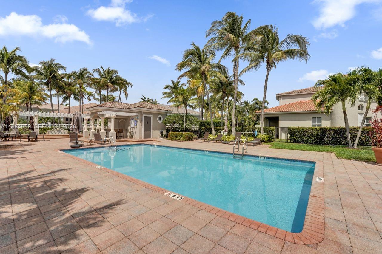 899 Spinnaker Dr W Hollywood, FL 33019