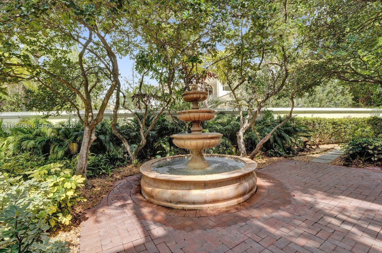 899 Spinnaker Dr W Hollywood, FL 33019