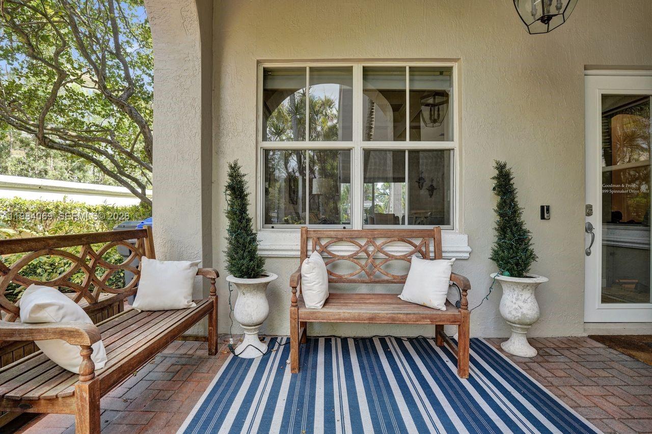 899 Spinnaker Dr W Hollywood, FL 33019