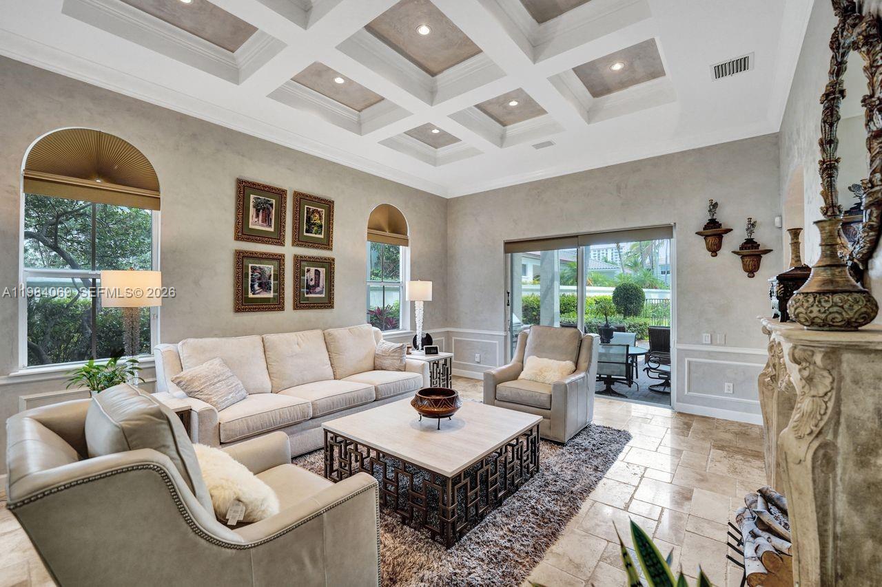 899 Spinnaker Dr W Hollywood, FL 33019