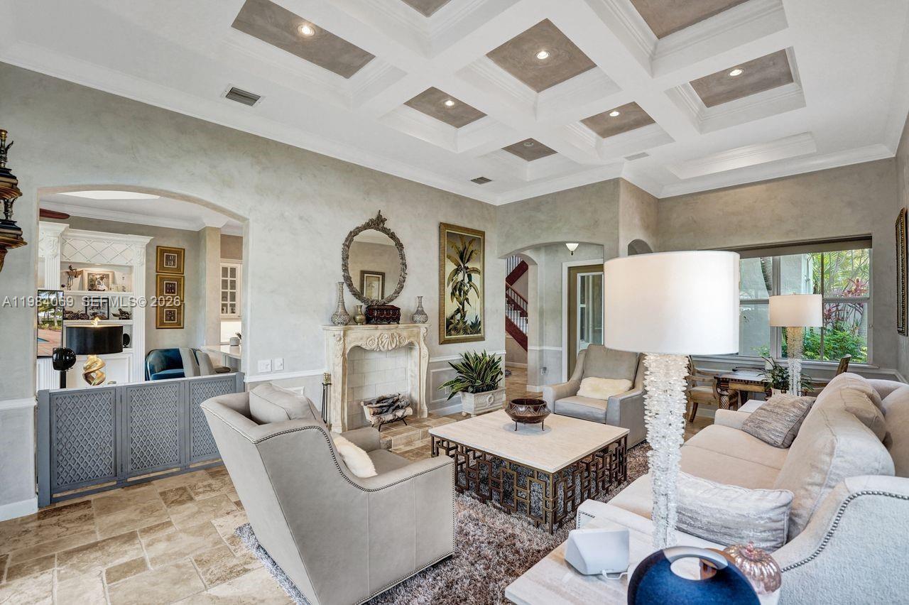 899 Spinnaker Dr W Hollywood, FL 33019