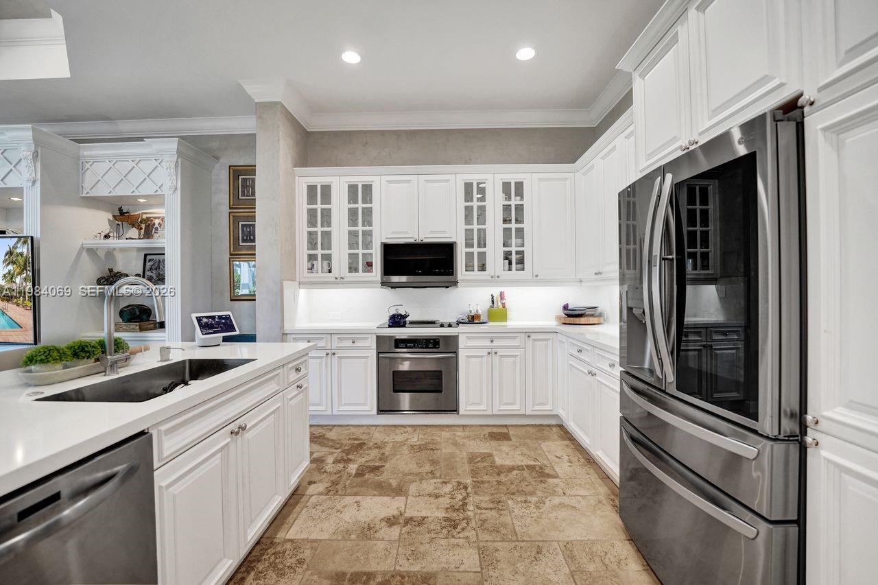 899 Spinnaker Dr W Hollywood, FL 33019