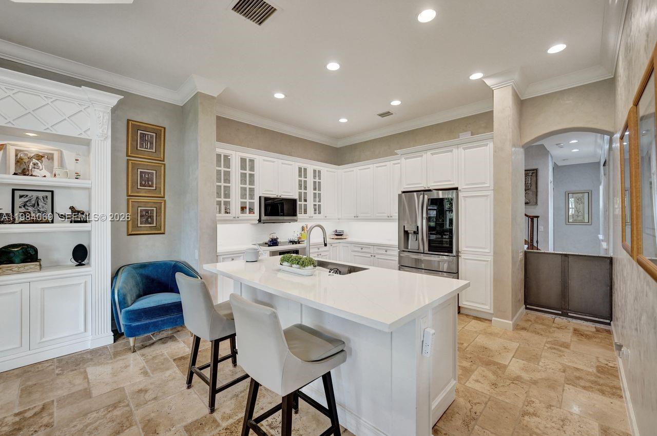 899 Spinnaker Dr W Hollywood, FL 33019