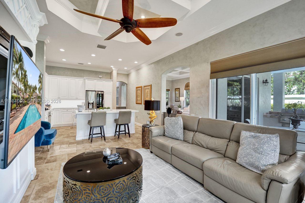 899 Spinnaker Dr W Hollywood, FL 33019