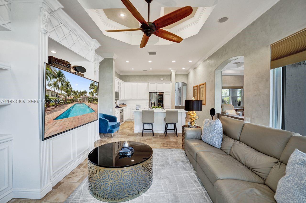 899 Spinnaker Dr W Hollywood, FL 33019