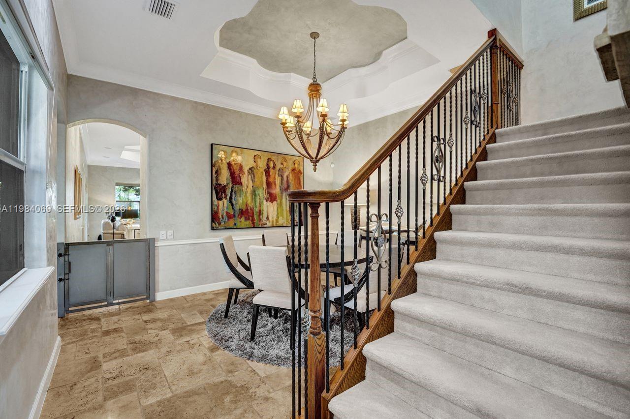 899 Spinnaker Dr W Hollywood, FL 33019