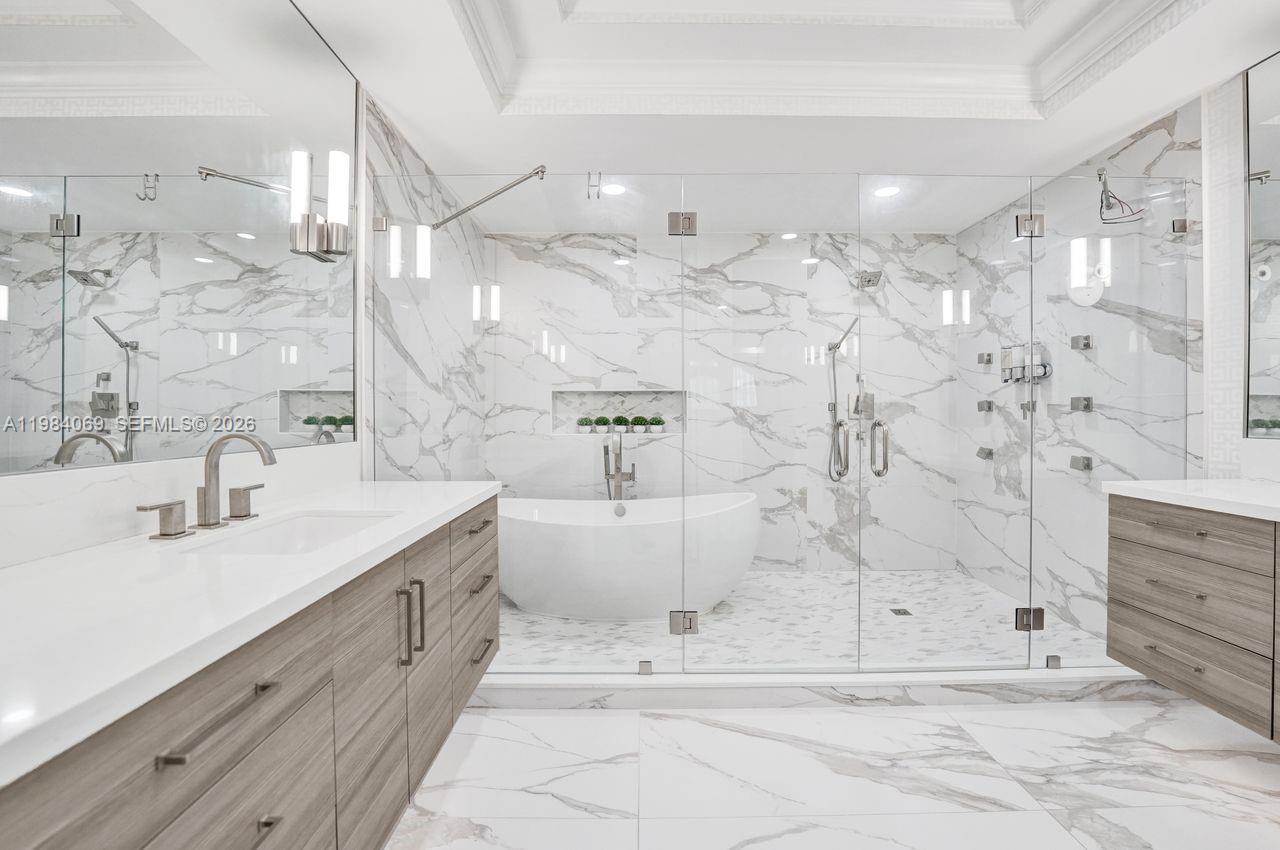 899 Spinnaker Dr W Hollywood, FL 33019