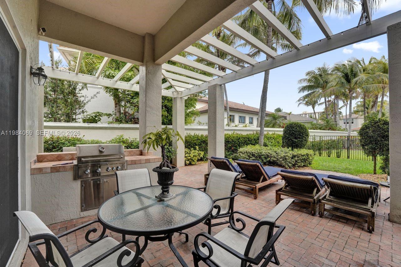 899 Spinnaker Dr W Hollywood, FL 33019