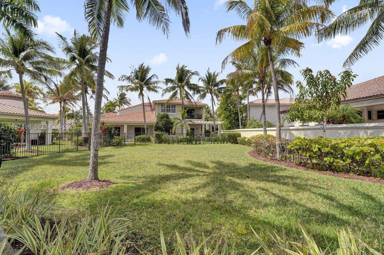 899 Spinnaker Dr W Hollywood, FL 33019