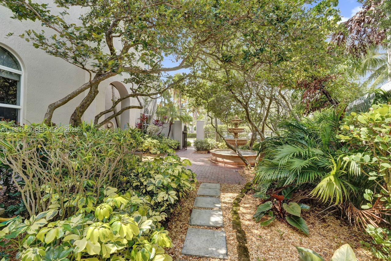 899 Spinnaker Dr W Hollywood, FL 33019