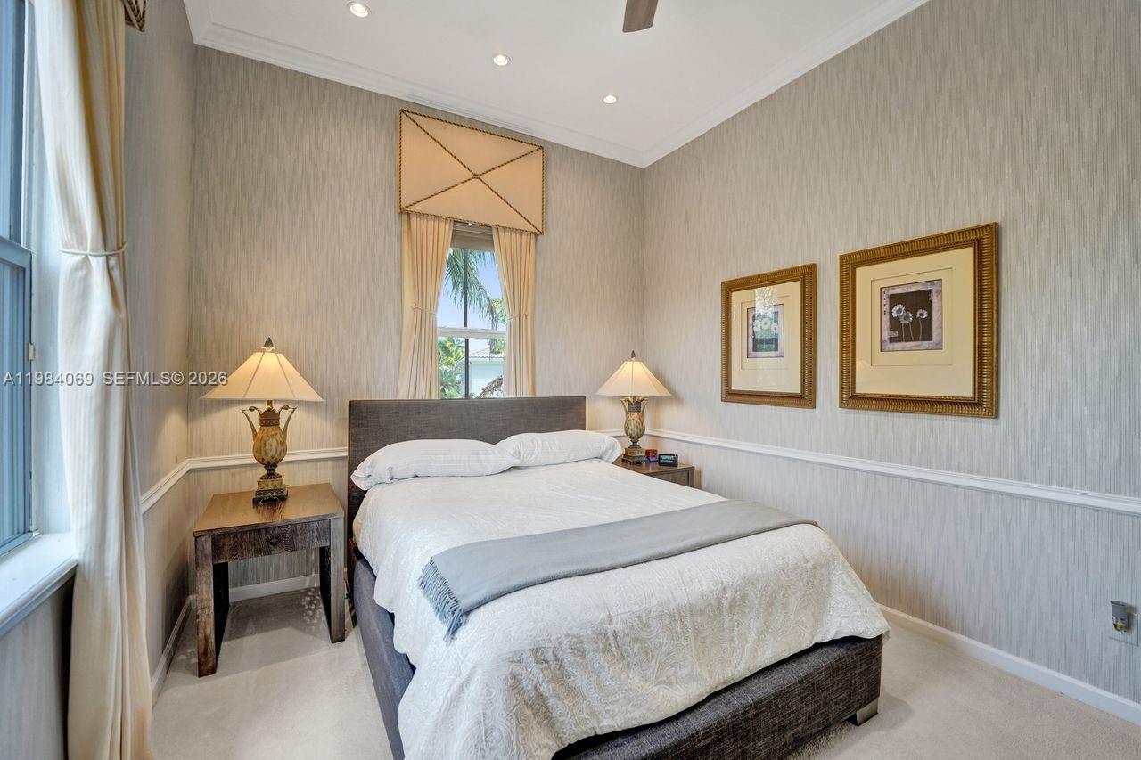 899 Spinnaker Dr W Hollywood, FL 33019