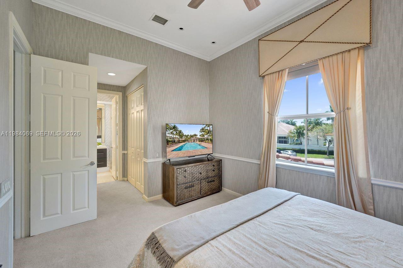 899 Spinnaker Dr W Hollywood, FL 33019