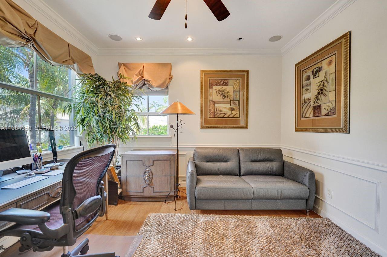 899 Spinnaker Dr W Hollywood, FL 33019