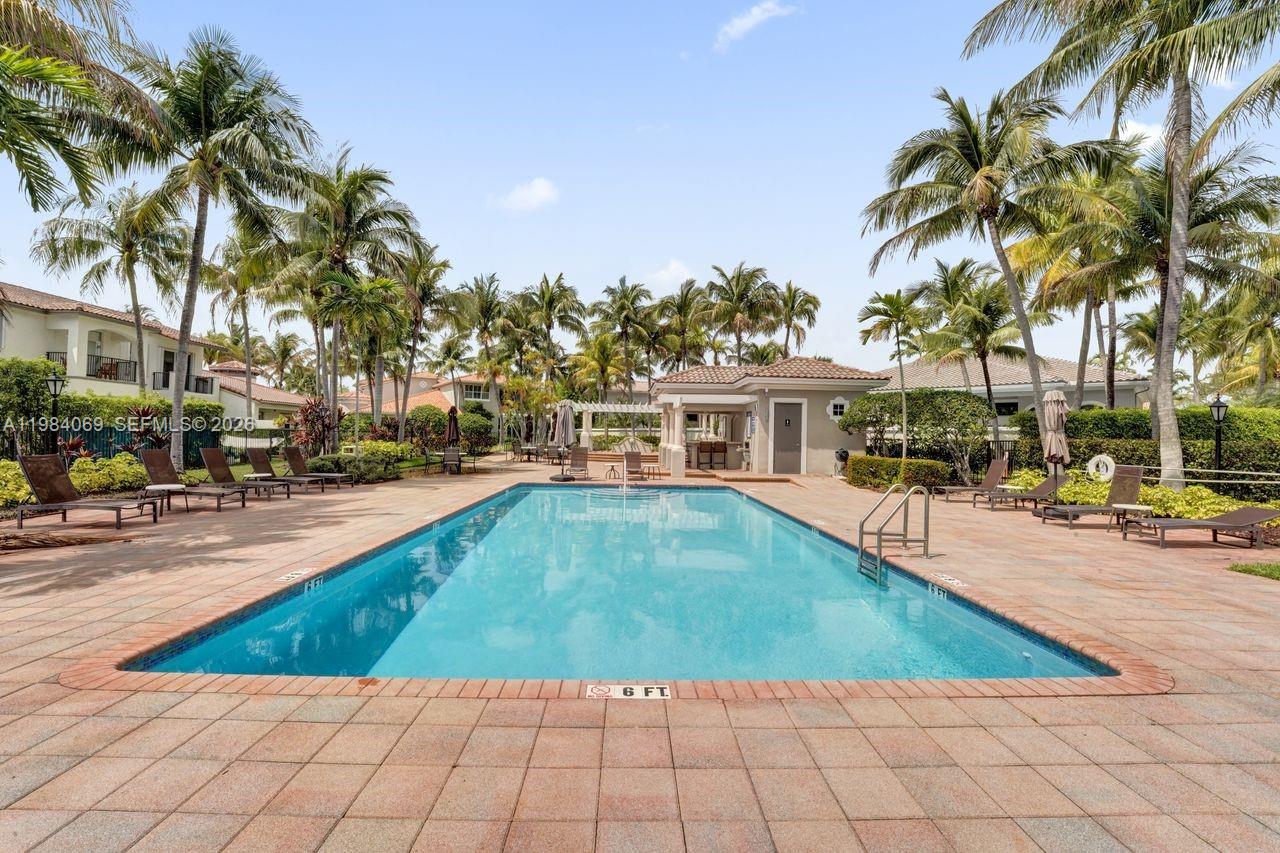 899 Spinnaker Dr W Hollywood, FL 33019