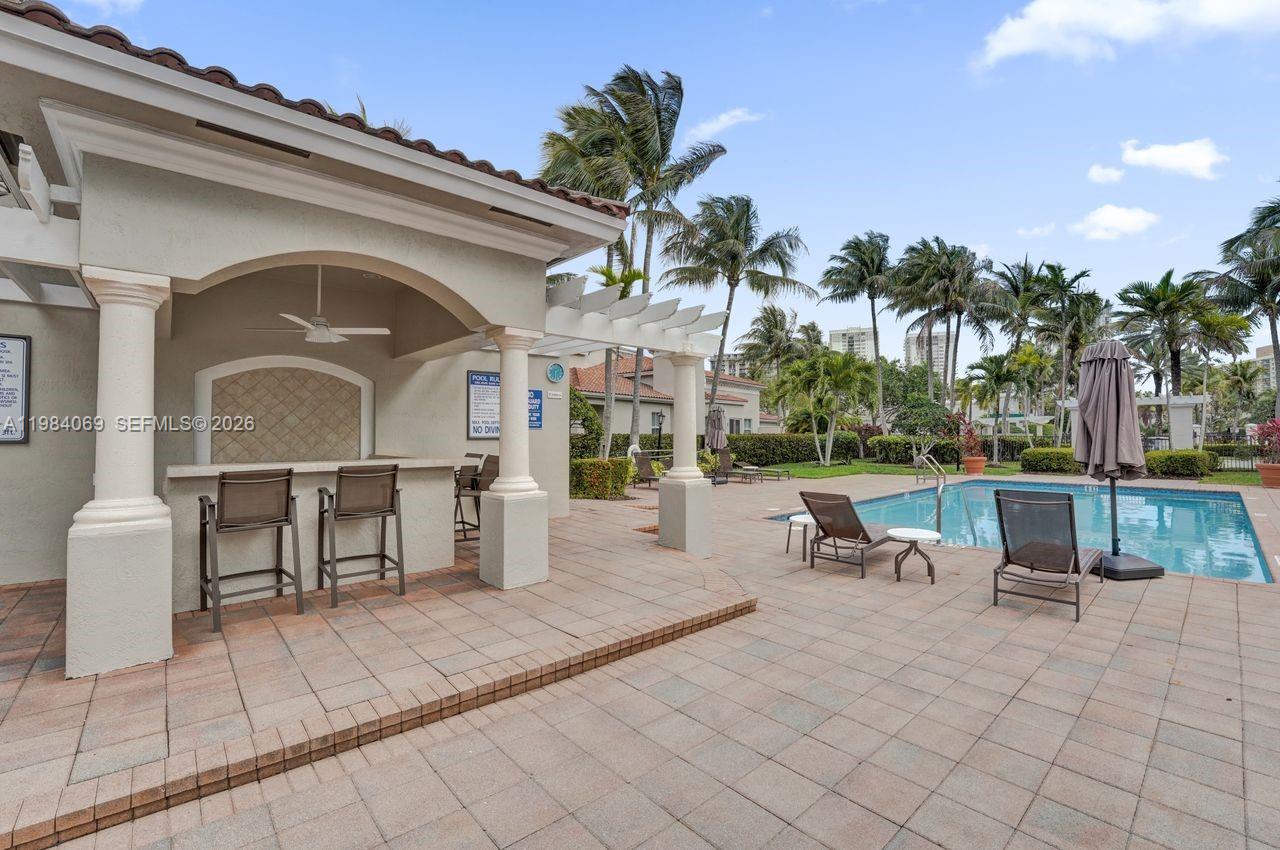 899 Spinnaker Dr W Hollywood, FL 33019