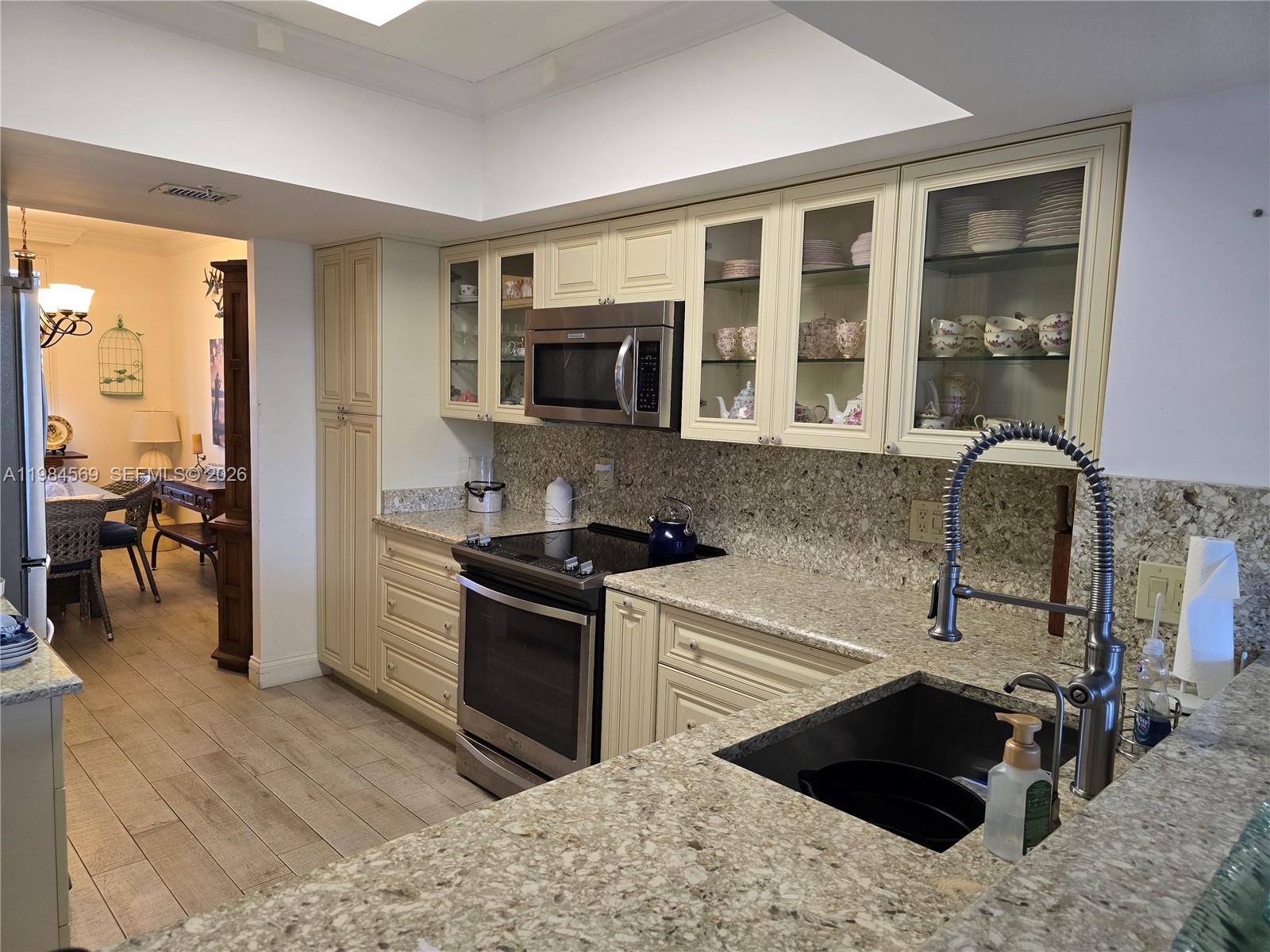 2880 NE 14th St Cswy #311