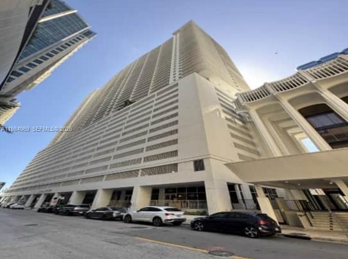 image The Club at Brickell Bay13