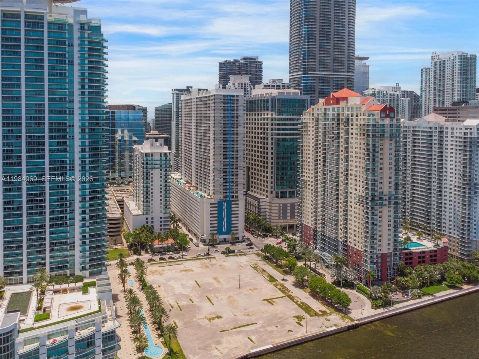 1200 Brickell Bay Dr #2618 Miami, FL 33131