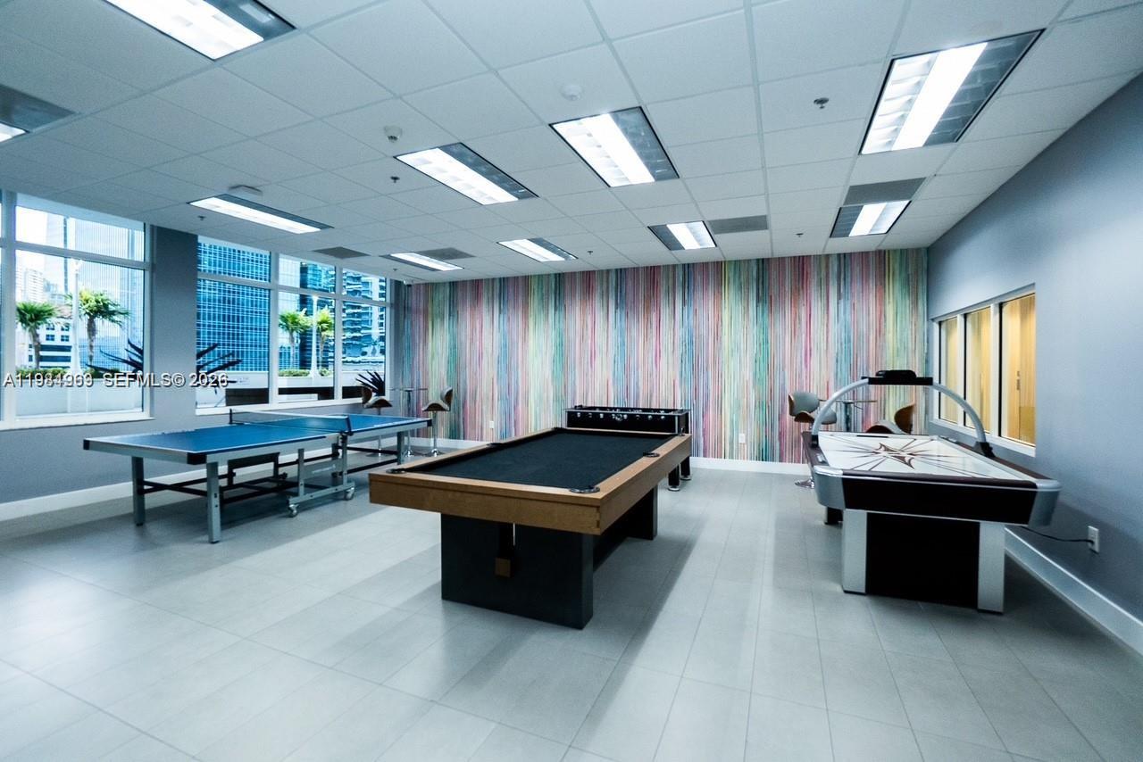 1200 Brickell Bay Dr #2618 Miami, FL 33131