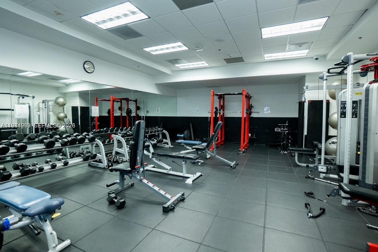 1200 Brickell Bay Dr #2618 Miami, FL 33131