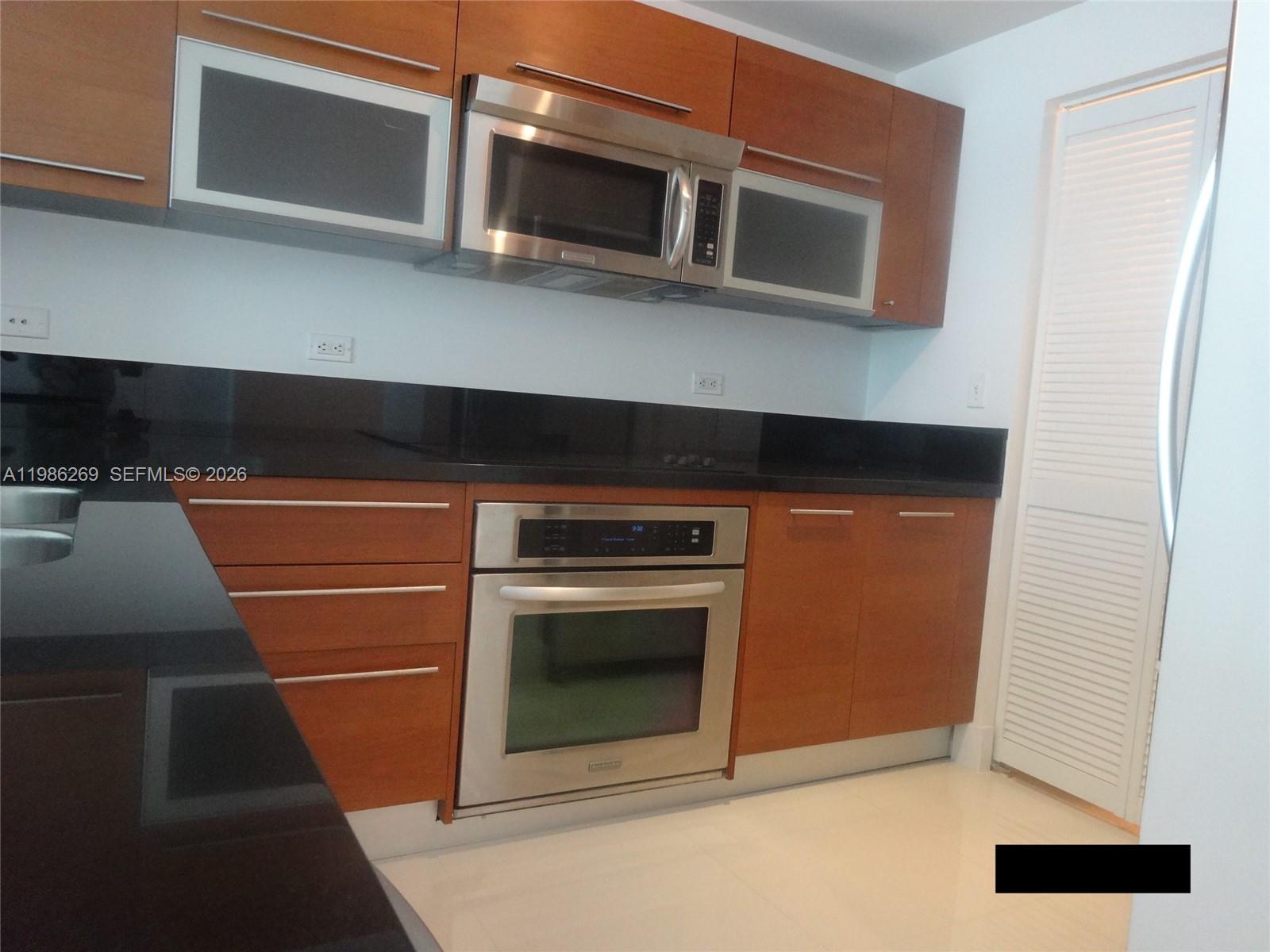 image Vizcayne North9