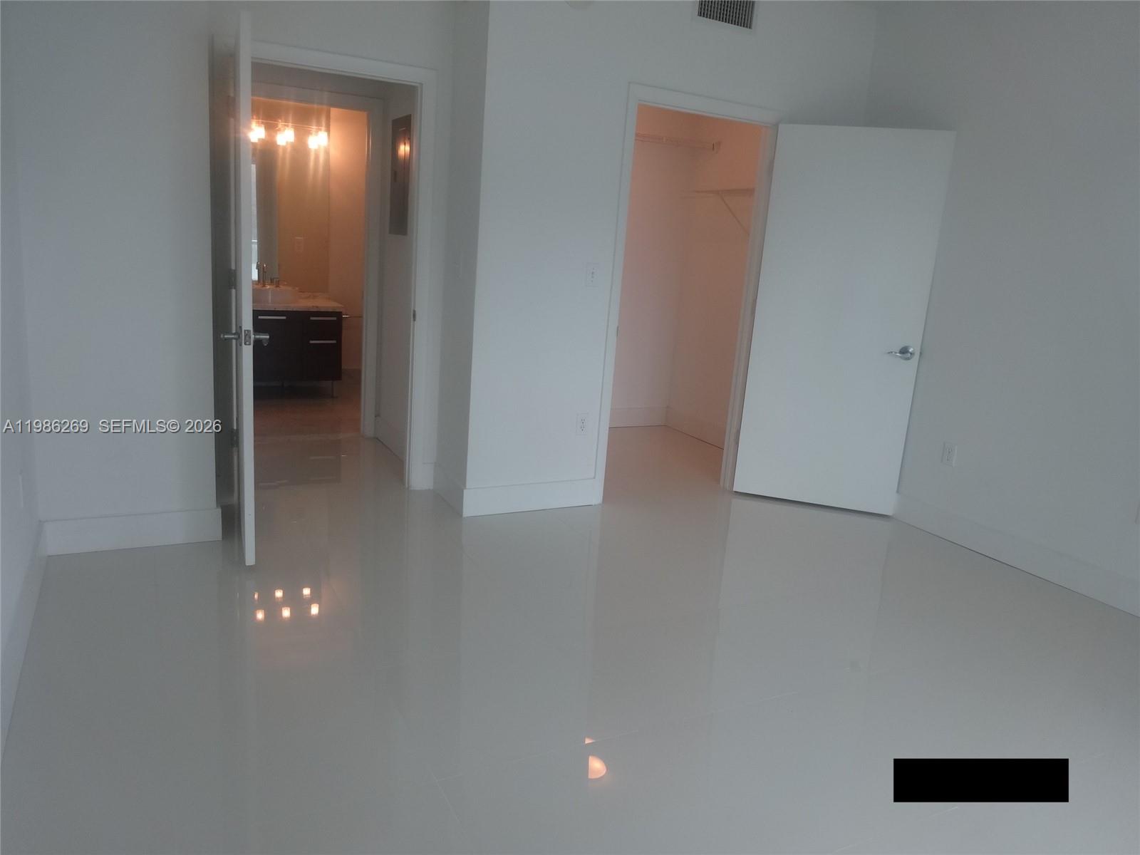 image Vizcayne North16