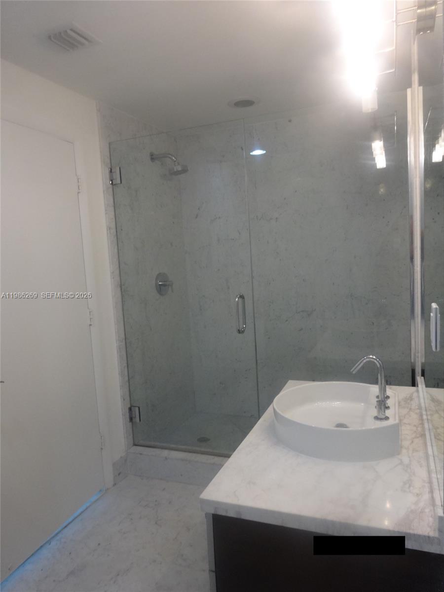 image Vizcayne North20