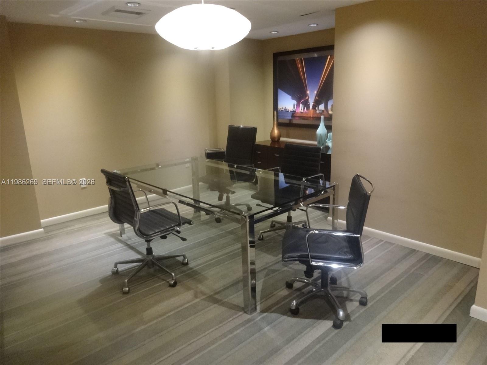 image Vizcayne North28