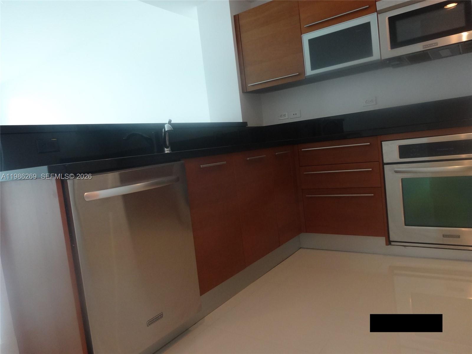 image Vizcayne North8