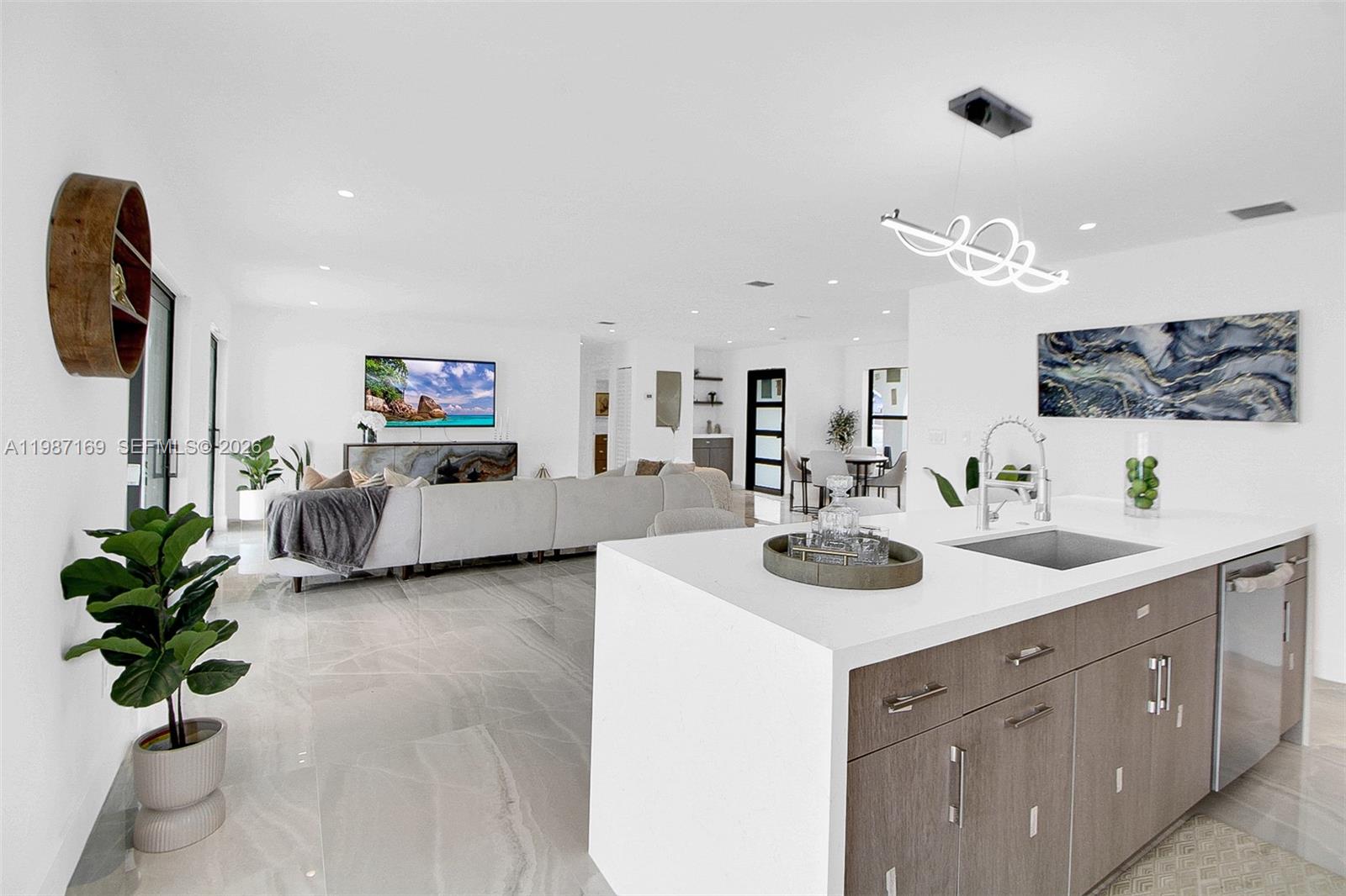 13615 SW 72nd Ter Miami, FL 33183