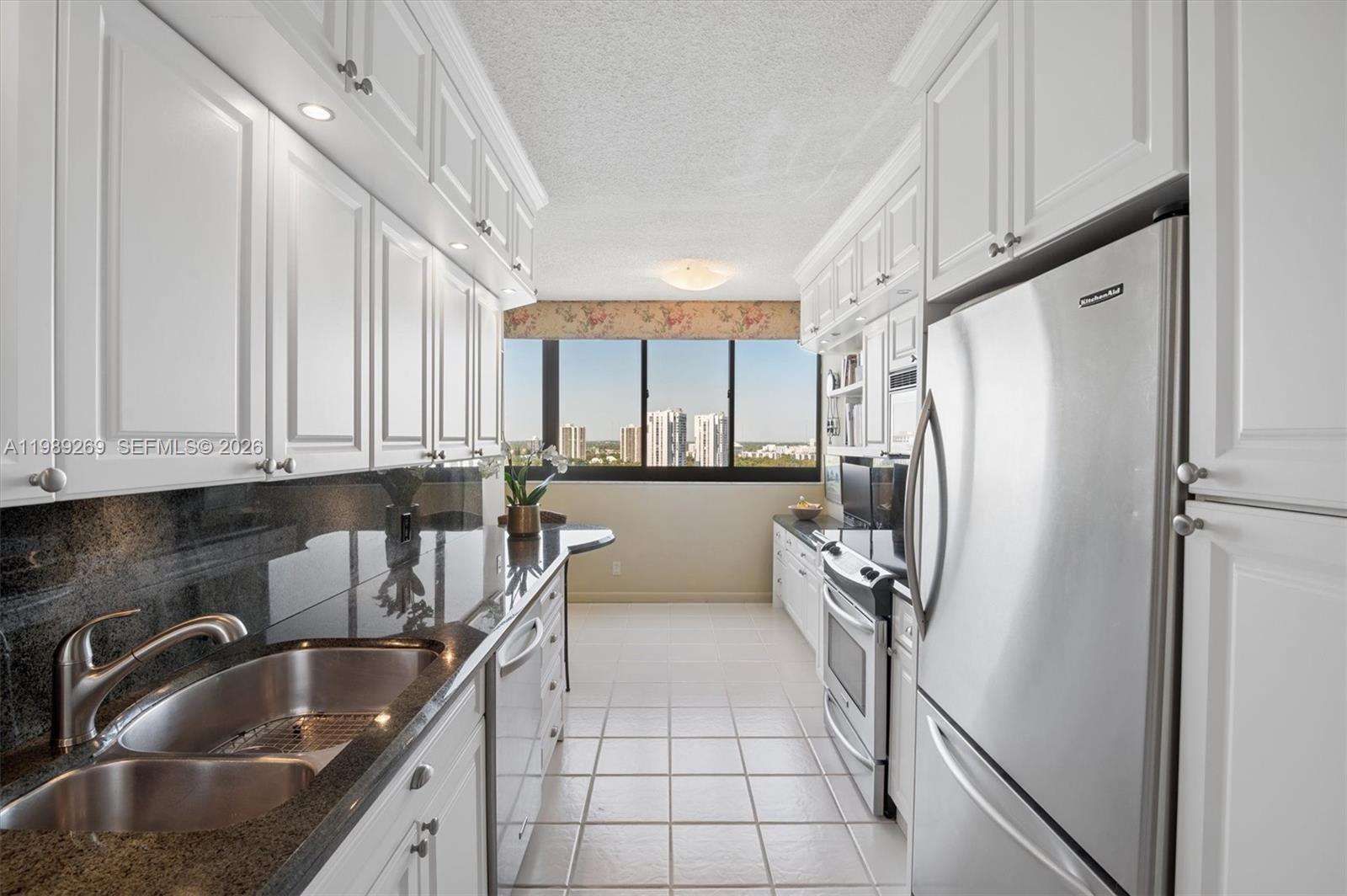 20185 E Country Clb Dr #1805 Aventura, FL 33180