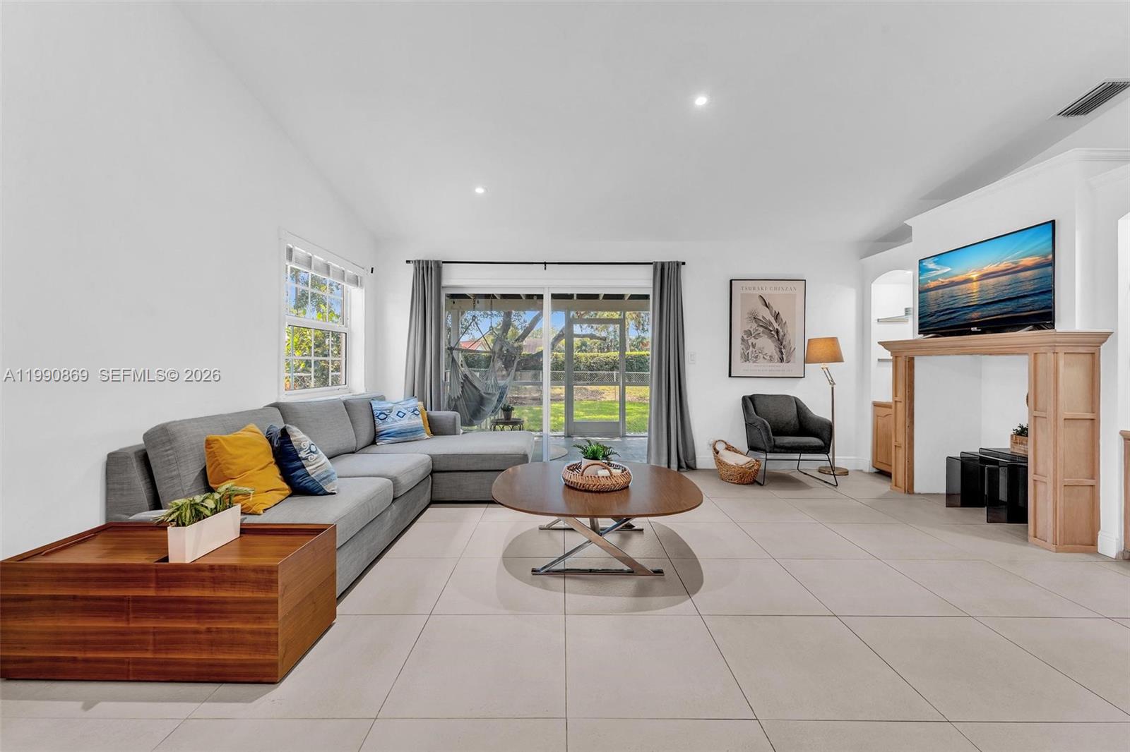 20106 NW 9th Dr Pembroke Pines, FL 33029