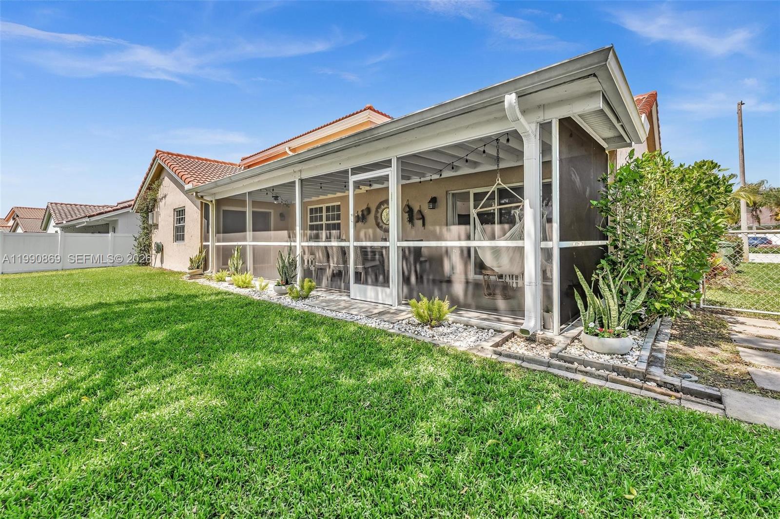 20106 NW 9th Dr Pembroke Pines, FL 33029