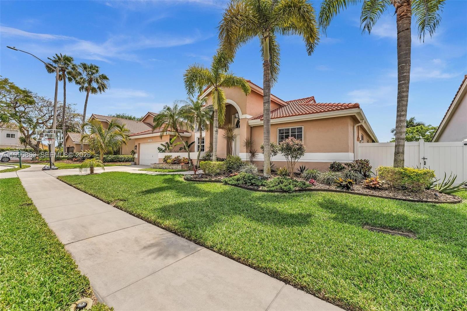 20106 NW 9th Dr Pembroke Pines, FL 33029