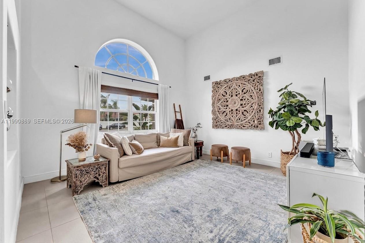 20106 NW 9th Dr Pembroke Pines, FL 33029