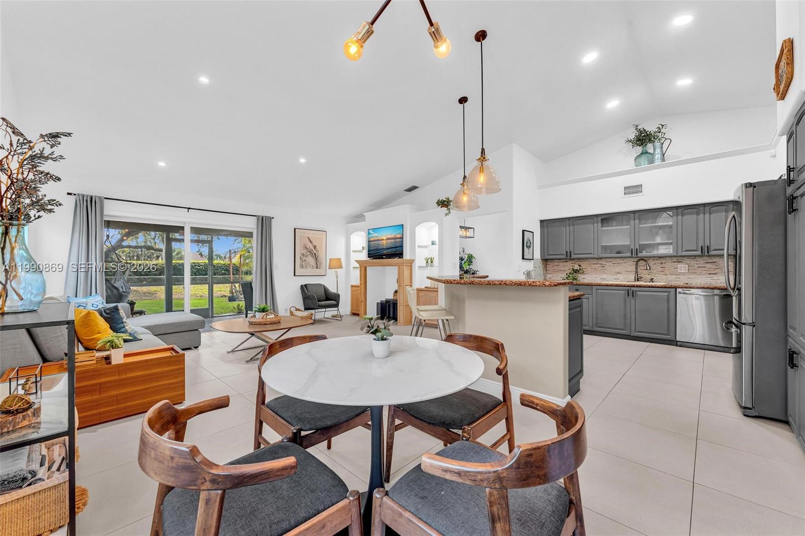 20106 NW 9th Dr Pembroke Pines, FL 33029