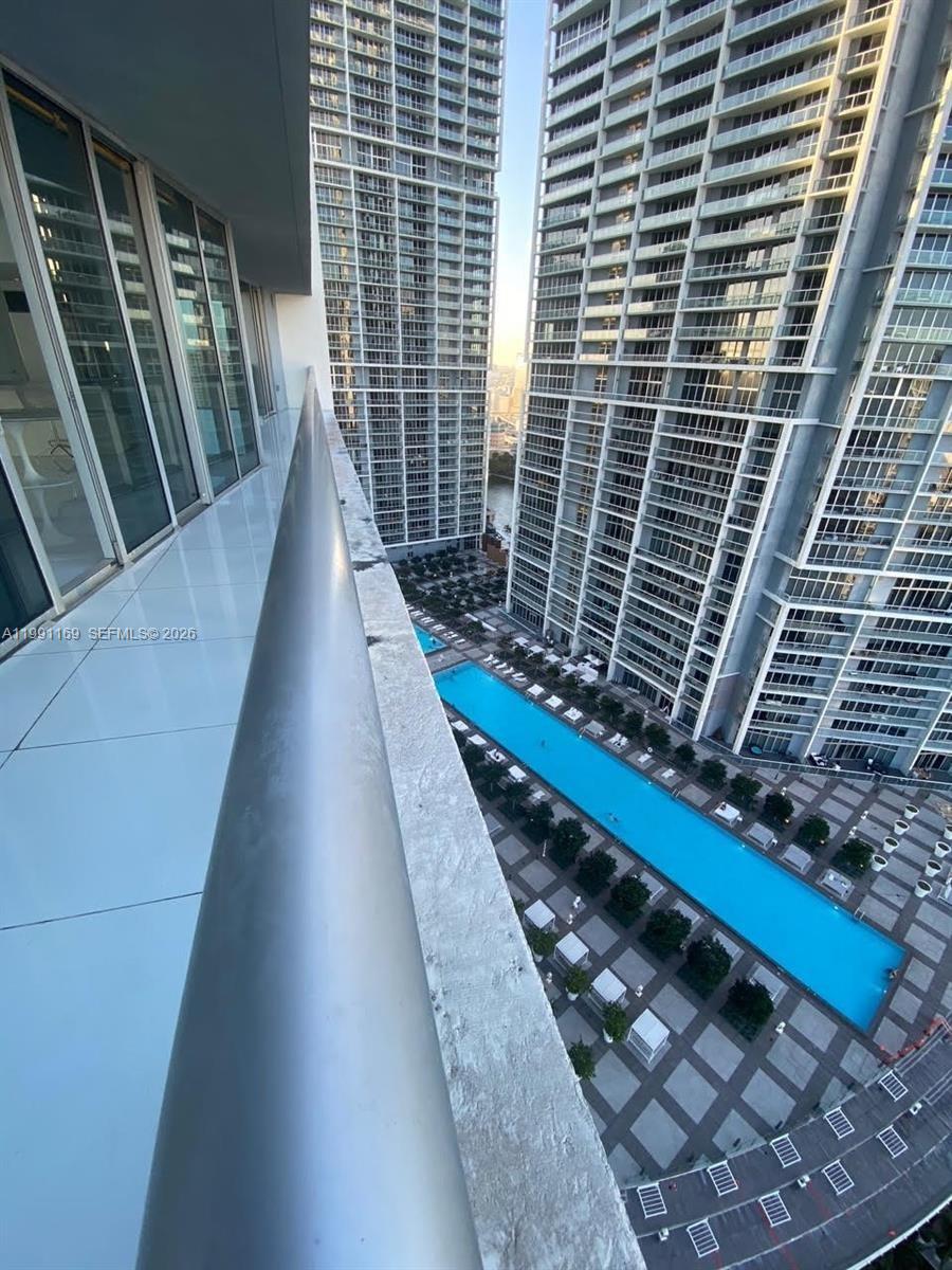 495 Brickell Ave #2902 Miami, FL 33131