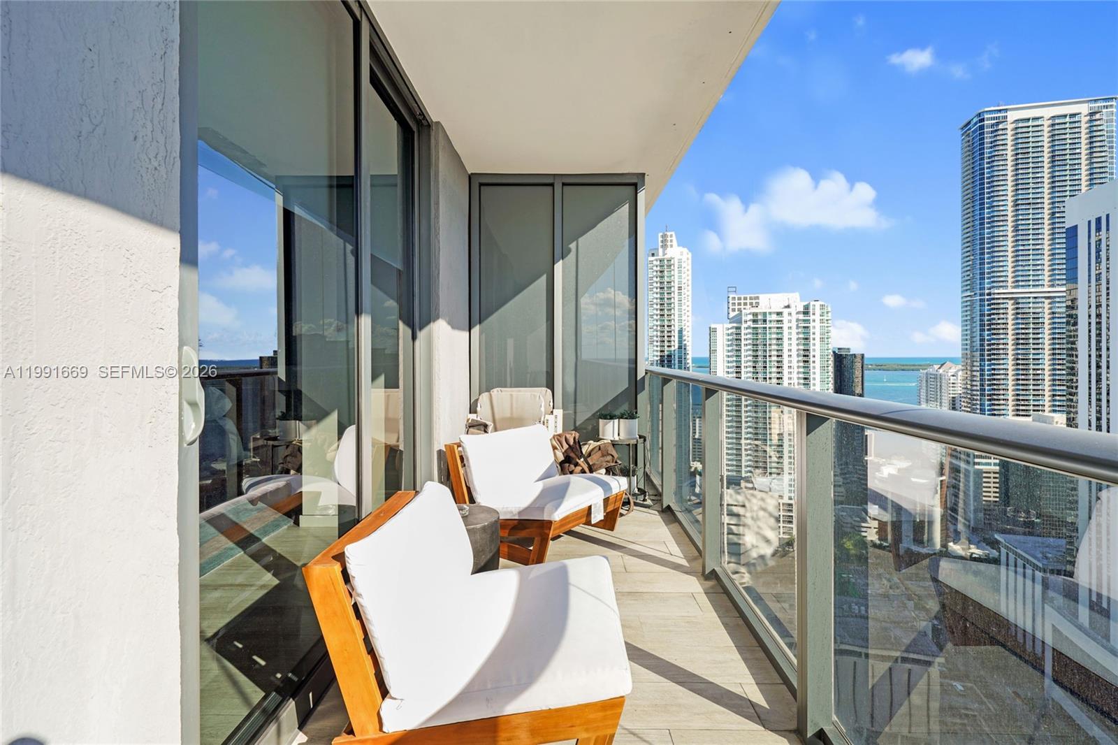 45 SW 9th St #3405 Miami, FL 33130