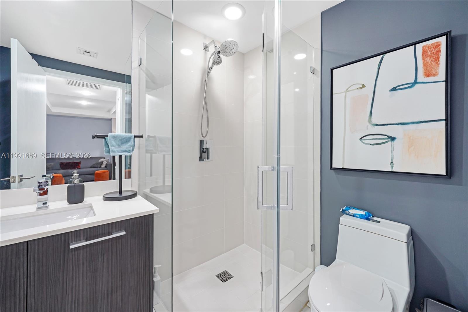 45 SW 9th St #3405 Miami, FL 33130