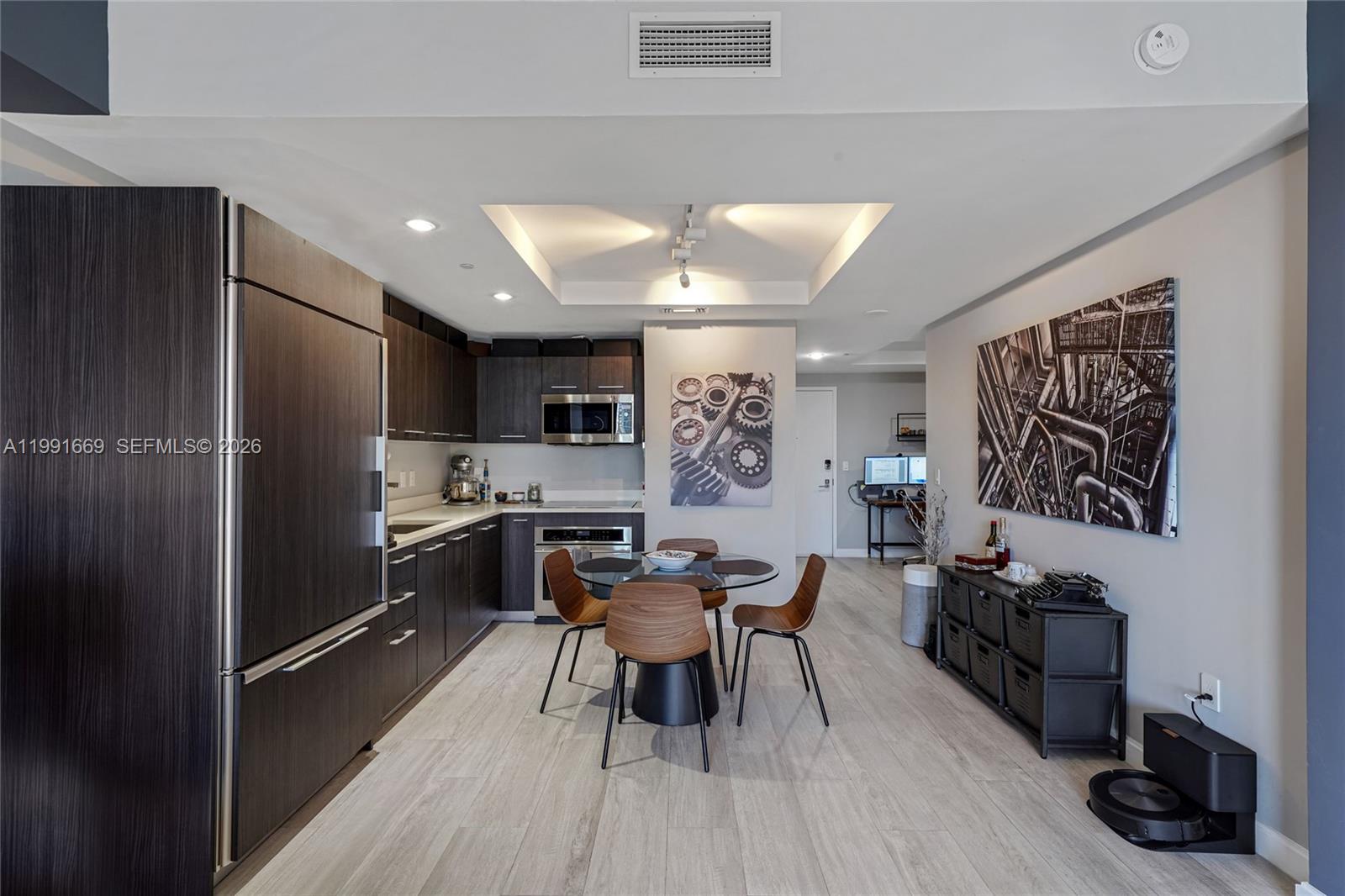 45 SW 9th St #3405 Miami, FL 33130