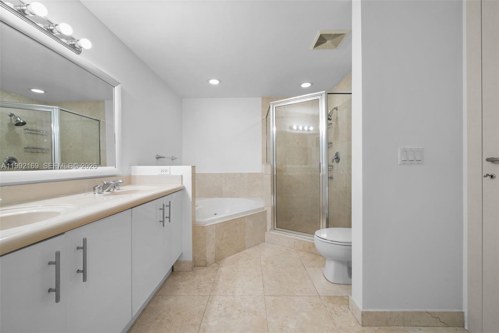 7918 Harbor Is Dr #311 North Bay Village, FL 33141